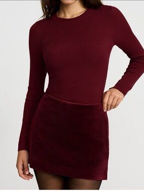 Express. Burgundy skort. Size 4. Looks amazing on. Never worn. Perfect length.